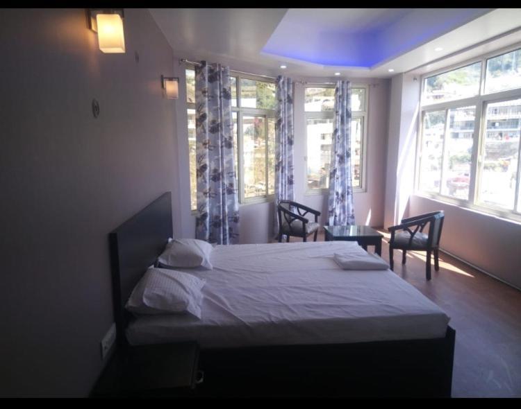 Hotel-78 Pithoragarh Bagian luar foto